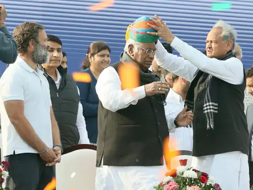 राहुल: नफरत के बाजार में मोहब्बत की दुकान खोलूंगा: गहलोत का ऐलान- राजस्थान में 500 रुपए में देंगे गैस सिलेंडर